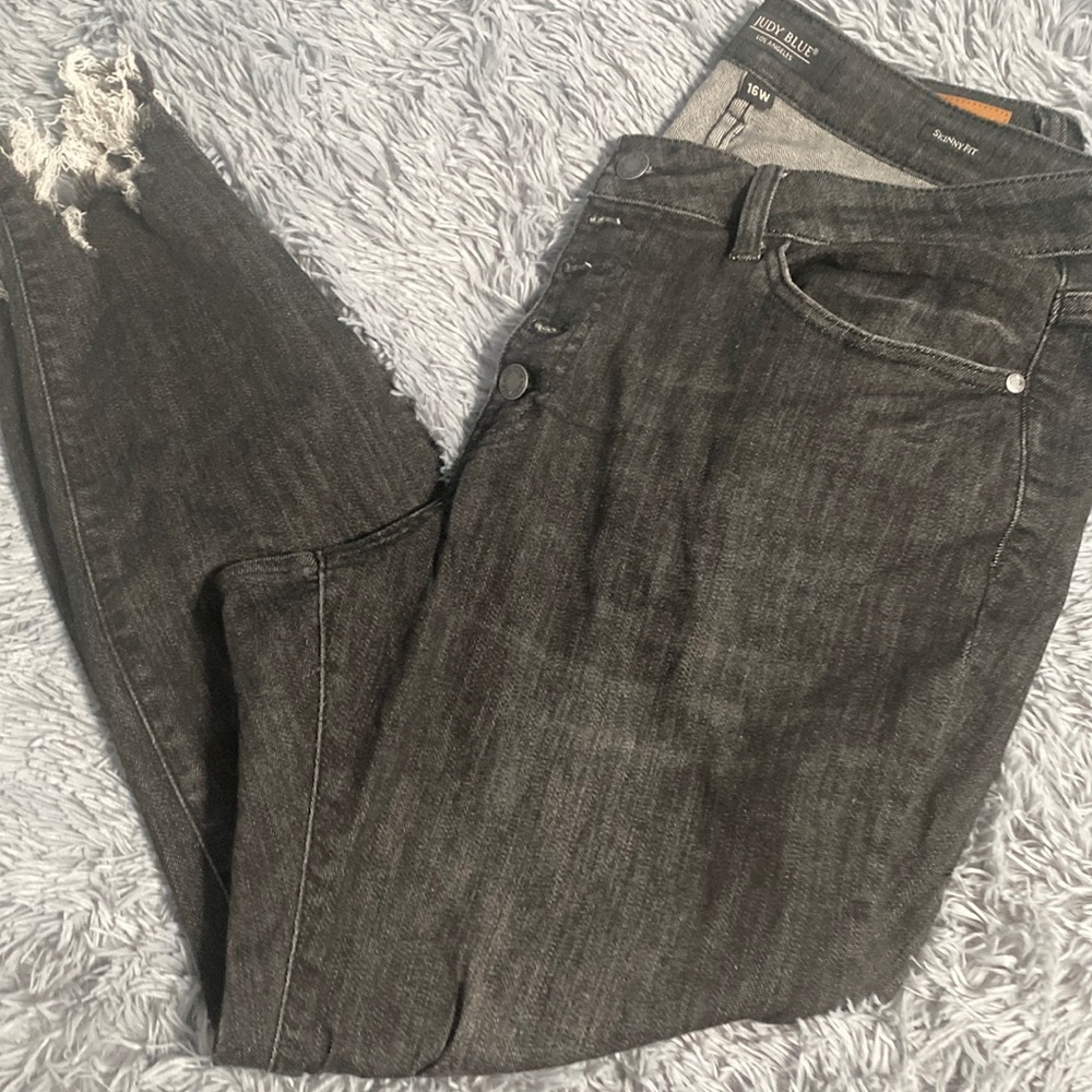 Judy Blue Black Distressed Jeans